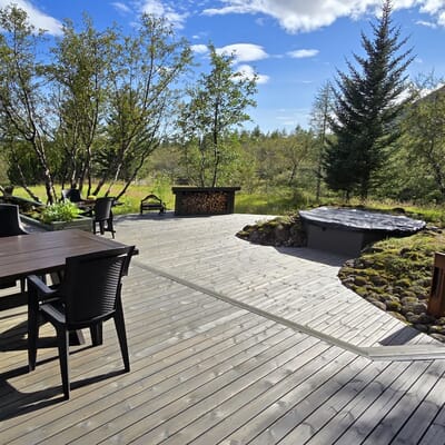 The hot tub on the terrace