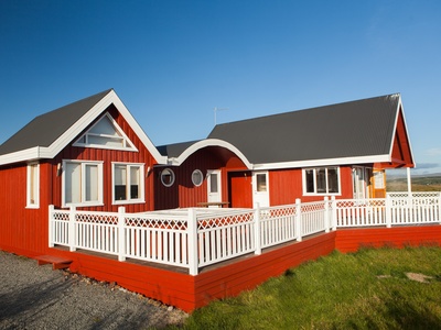 Das Ferienhaus verfügt über eine große Terrasse