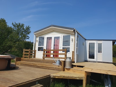 Der Eingang ist seitlich