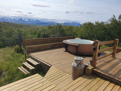 Große Terrasse vor dem Haus